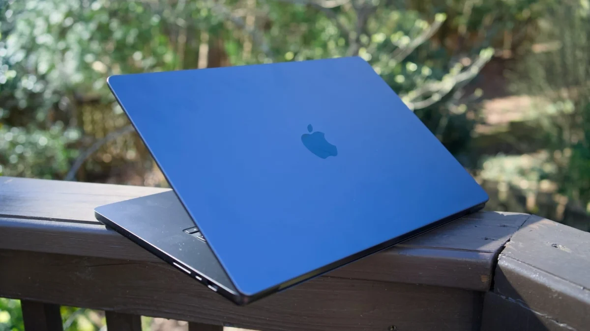the-paradigm-shift-everything-we-know-about-the-rumored-macbook-ultra