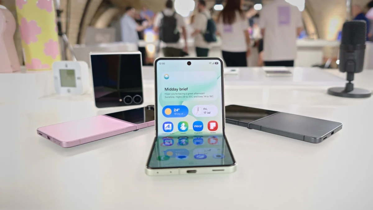 samsungs-galaxy-z-flip-8-refinement-meets-ai-in-a-slimmer-foldable-package