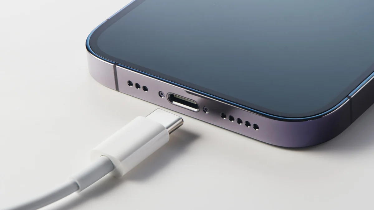 the-power-paradox-understanding-the-charging-capabilities-of-your-iphone-and-ipad