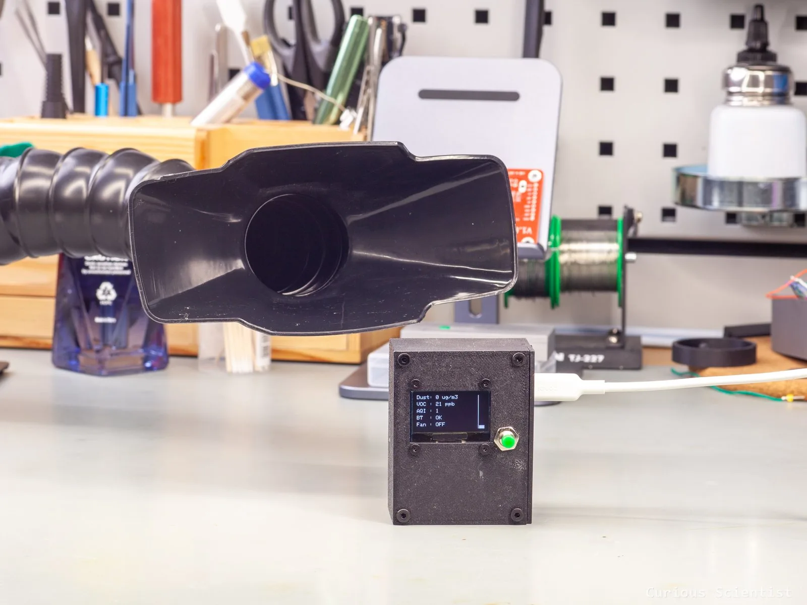automatic-soldering-fume-extractor-with-dust-and-voc-sensors