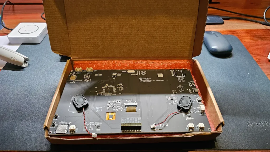 beyond-the-smartphone-transforming-the-home-lab-with-the-elecrow-crowpanel-advanced-10-1
