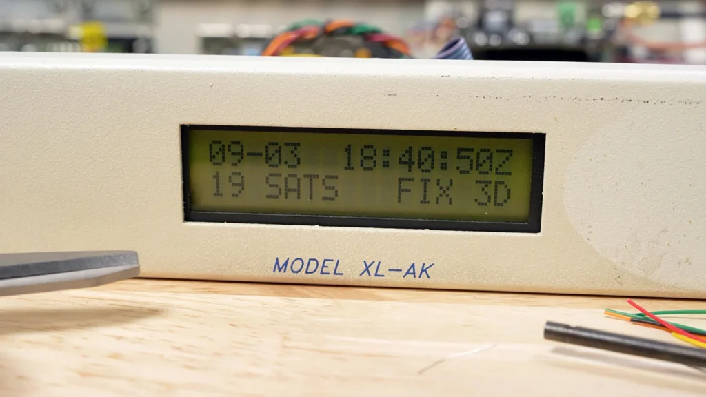 breathing-new-life-into-1990s-infrastructure-the-retro-modern-truetime-xl-ak-gps-time-server-restomod
