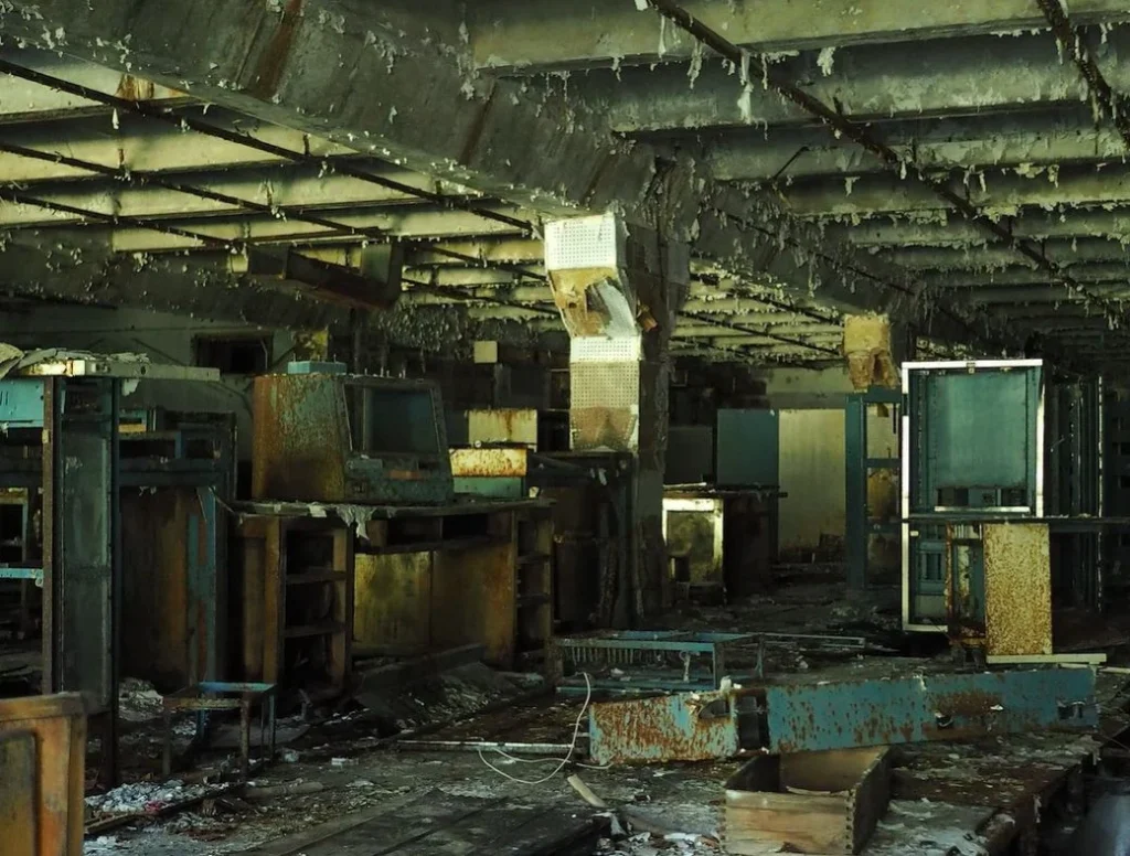 echoes-of-the-cold-war-the-resurrection-of-the-soviet-es-4001-mainframe