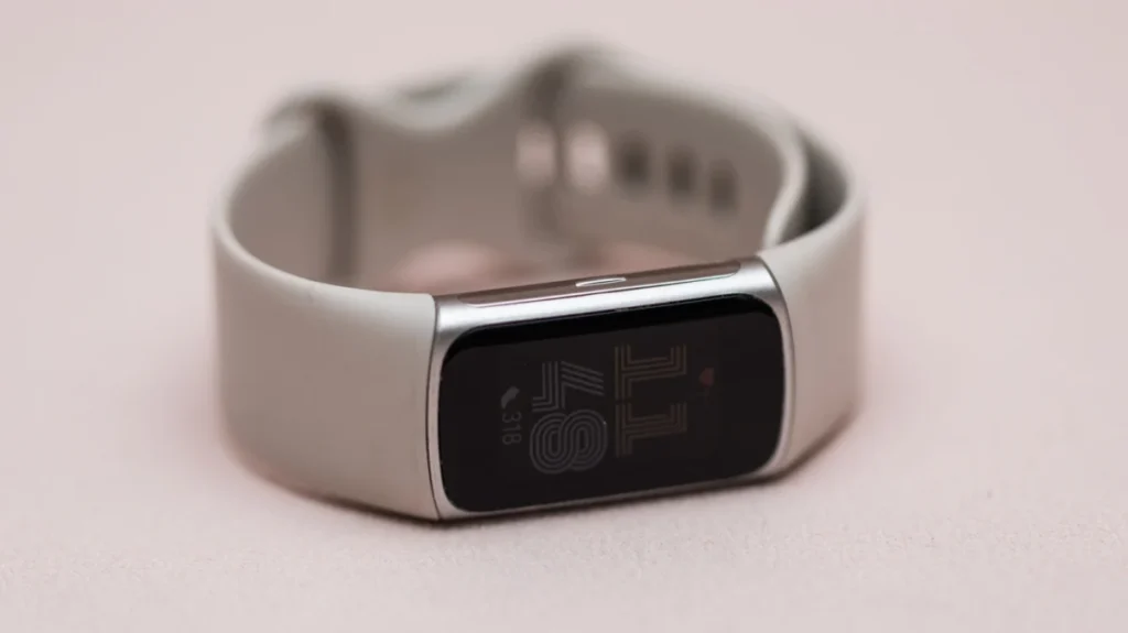 google-prepares-to-expand-wearable-lineup-the-impending-arrival-of-the-fitbit-edge